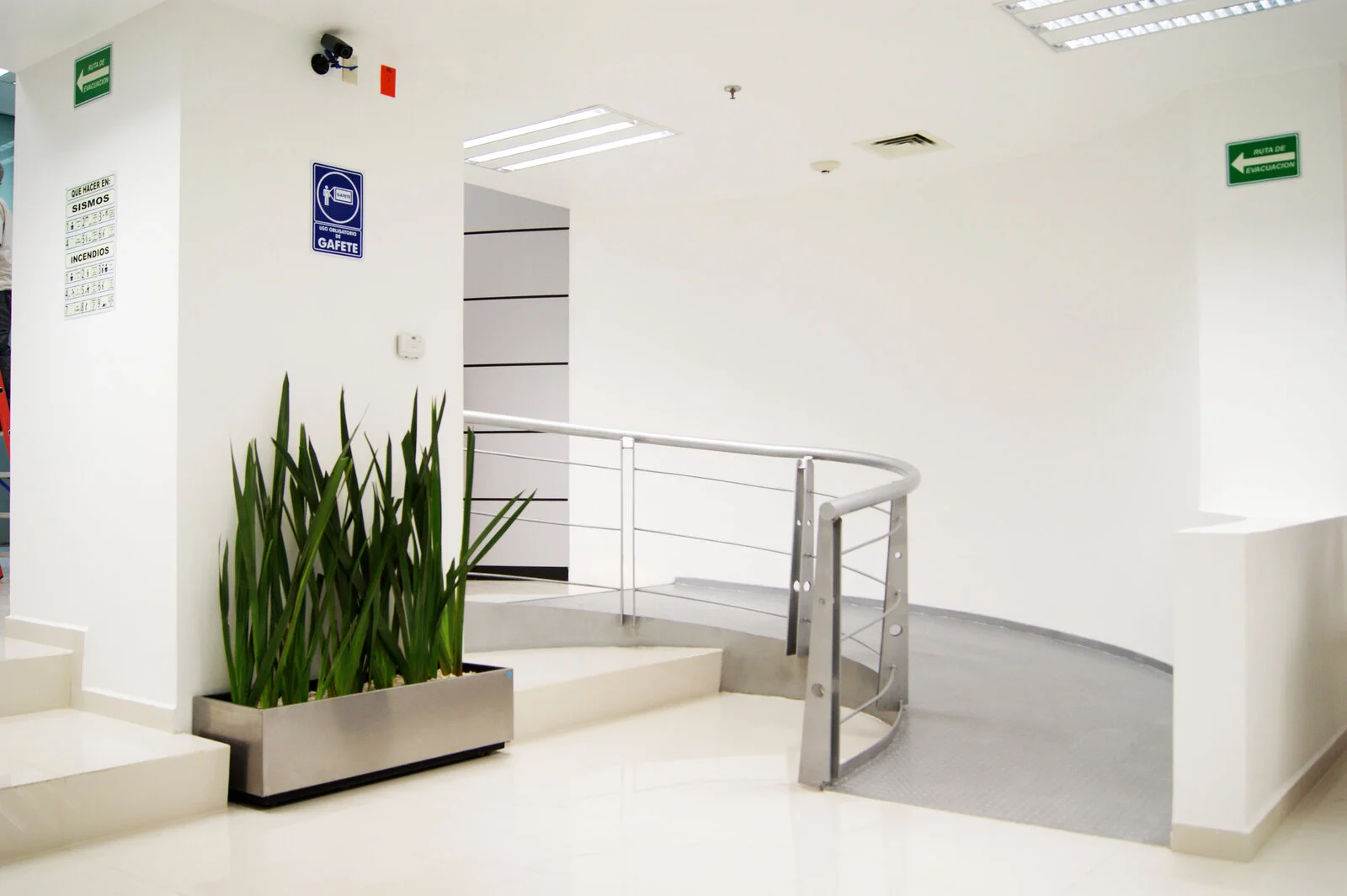 CFE – Acceso interior