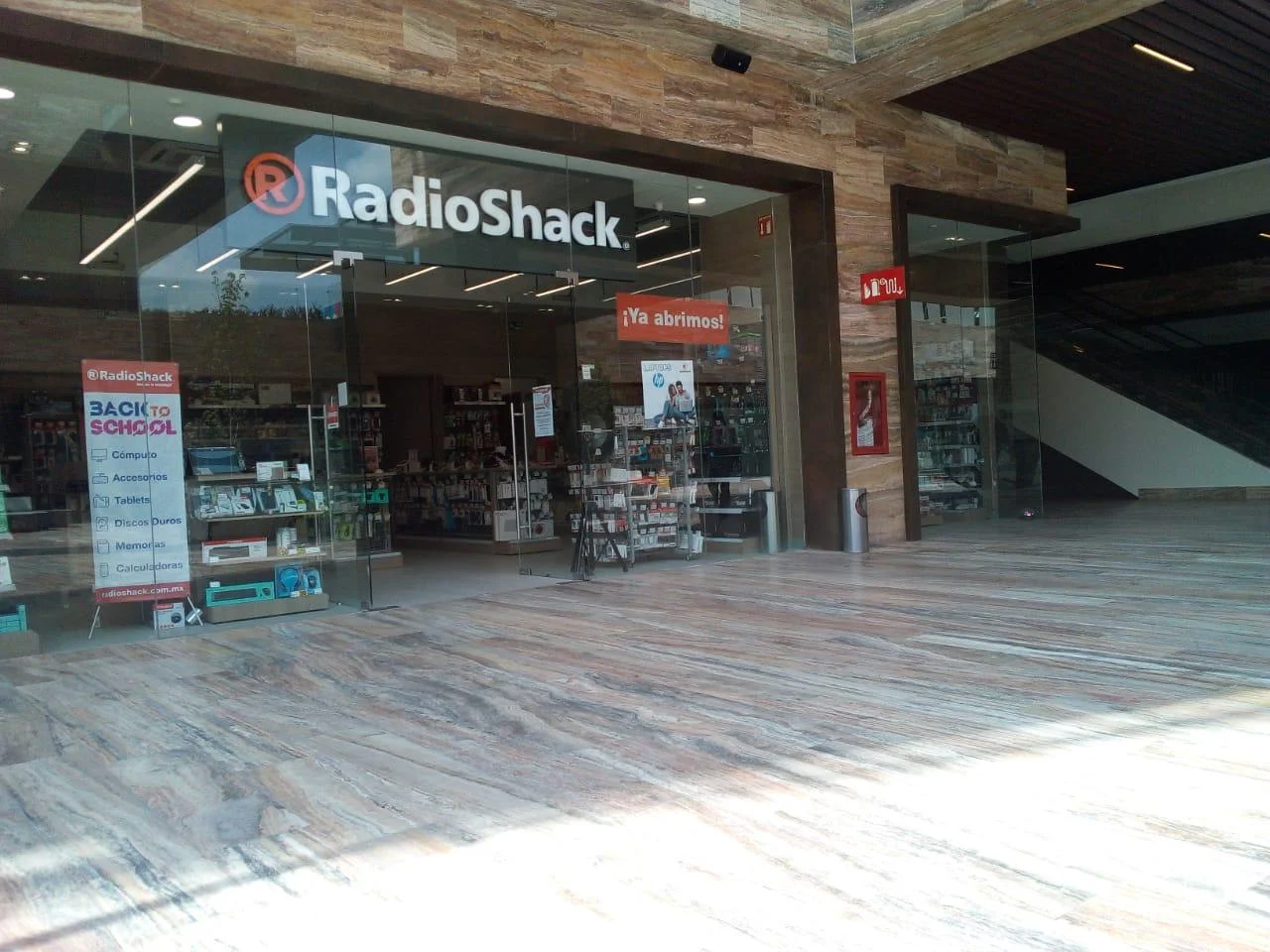 RadioShack – Fachada lateral